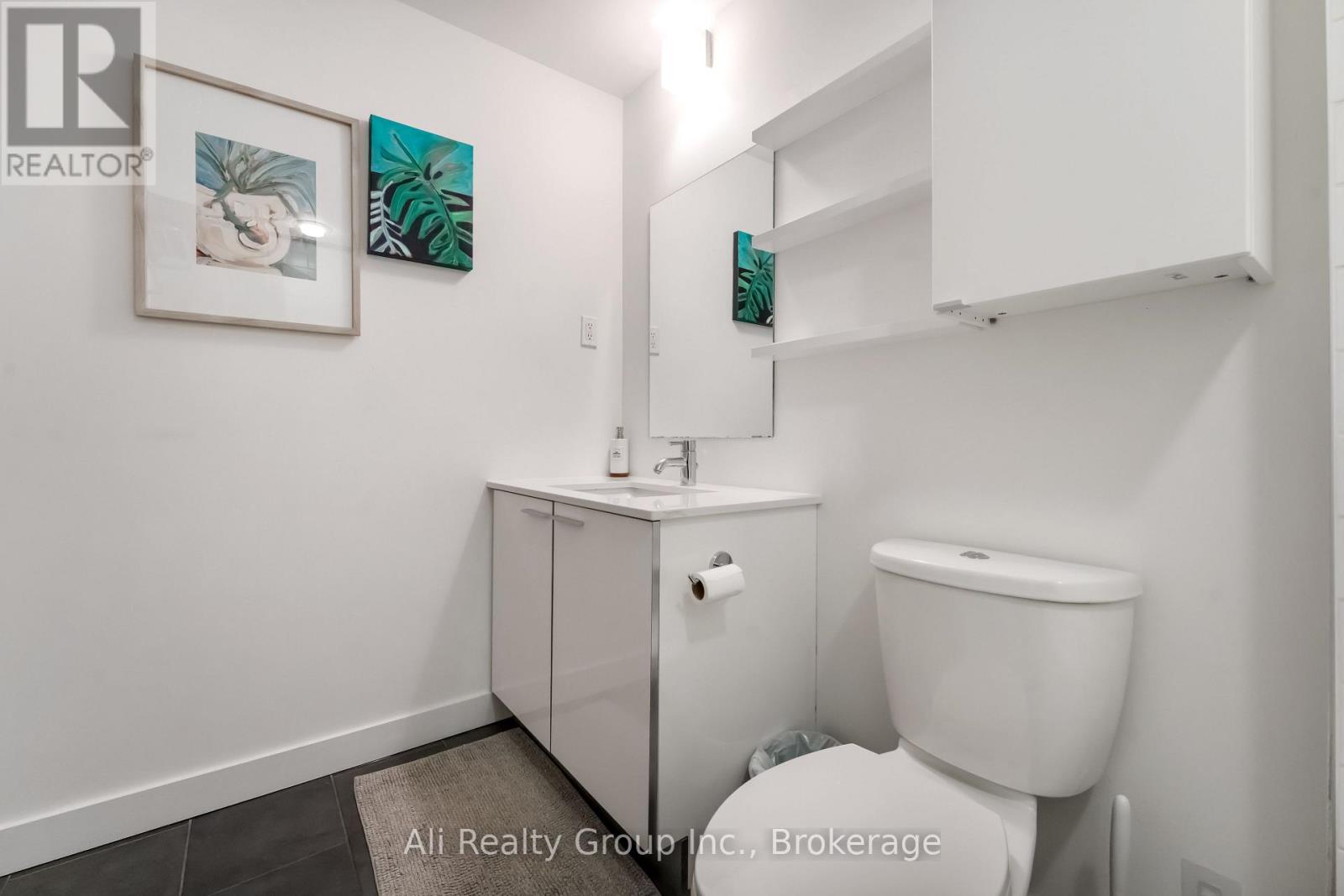 209 - 354 Gladstone Avenue, Ottawa, Ontario K2P 0R4 - Photo 22 - X12593436