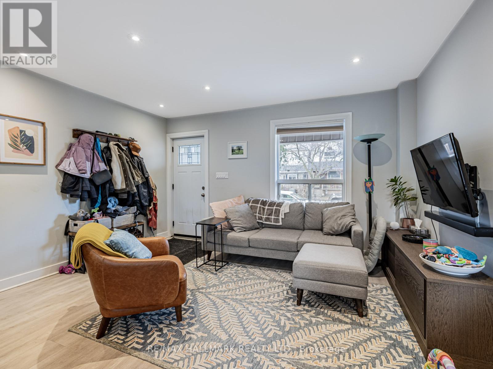 263 Springdale Boulevard, Toronto, Ontario M4C 1Z8 - Photo 3 - E12551250