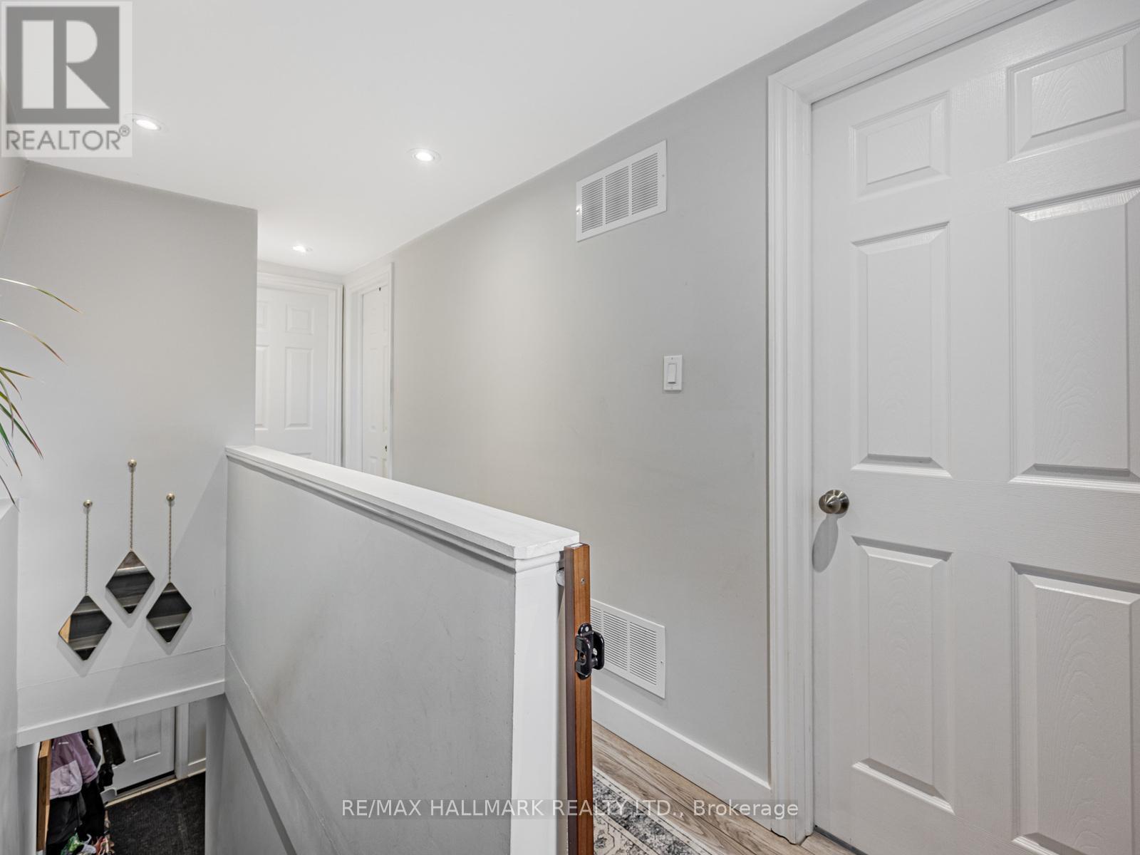 263 Springdale Boulevard, Toronto, Ontario M4C 1Z8 - Photo 16 - E12551250