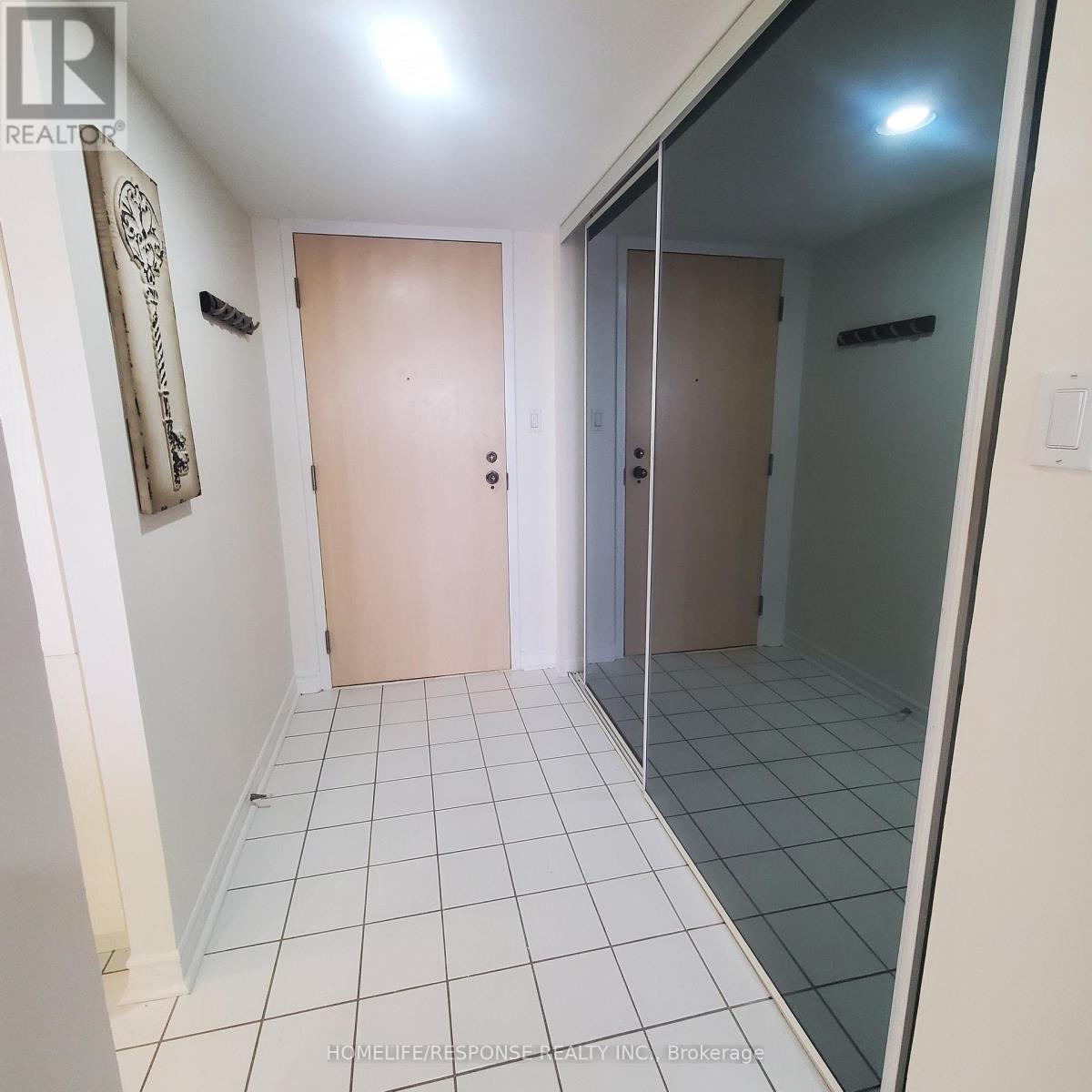 2005 - 50 Eglinton Avenue W, Mississauga, Ontario  L5R 3P5 - Photo 4 - W12592240