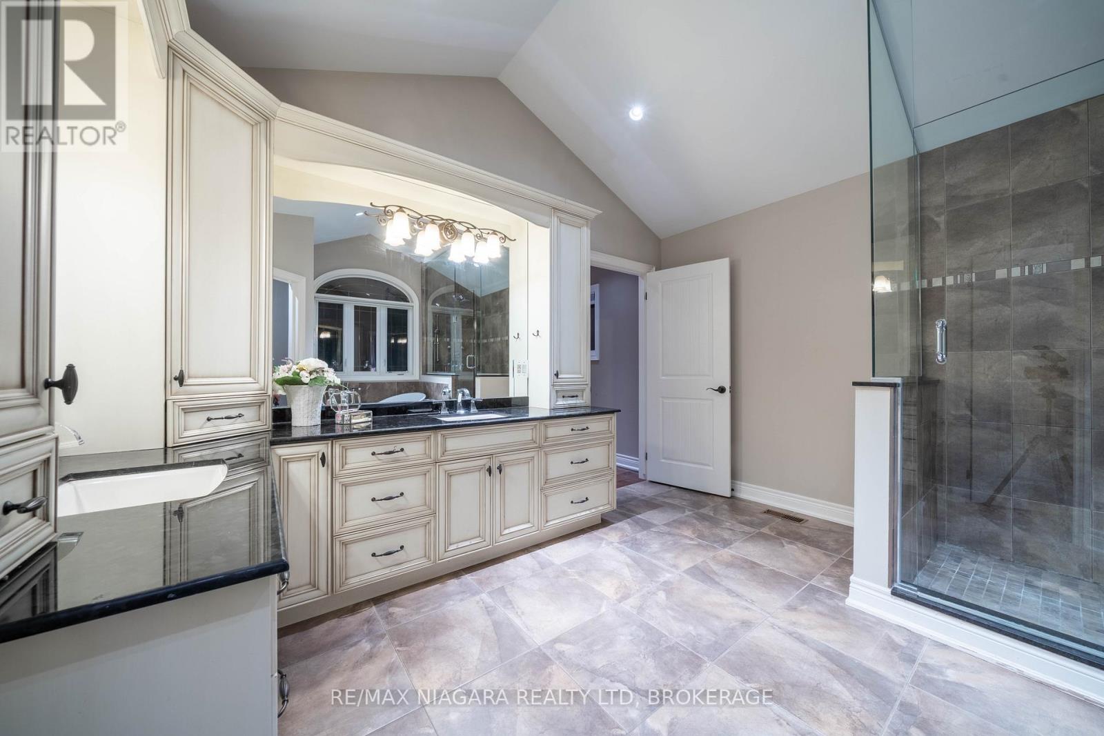 9128 Tapestry Court, Niagara Falls, Ontario  L2H 0E2 - Photo 27 - X12593508