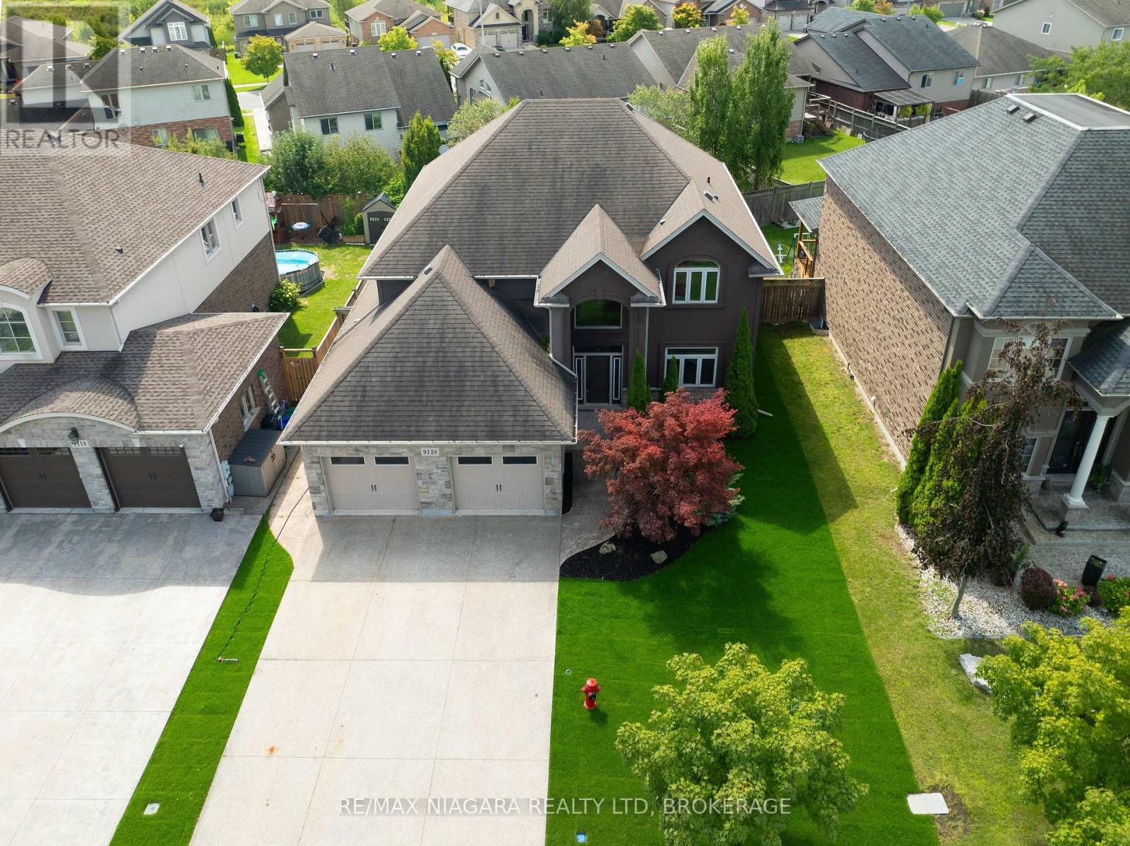 9128 Tapestry Court, Niagara Falls, Ontario  L2H 0E2 - Photo 3 - X12593508