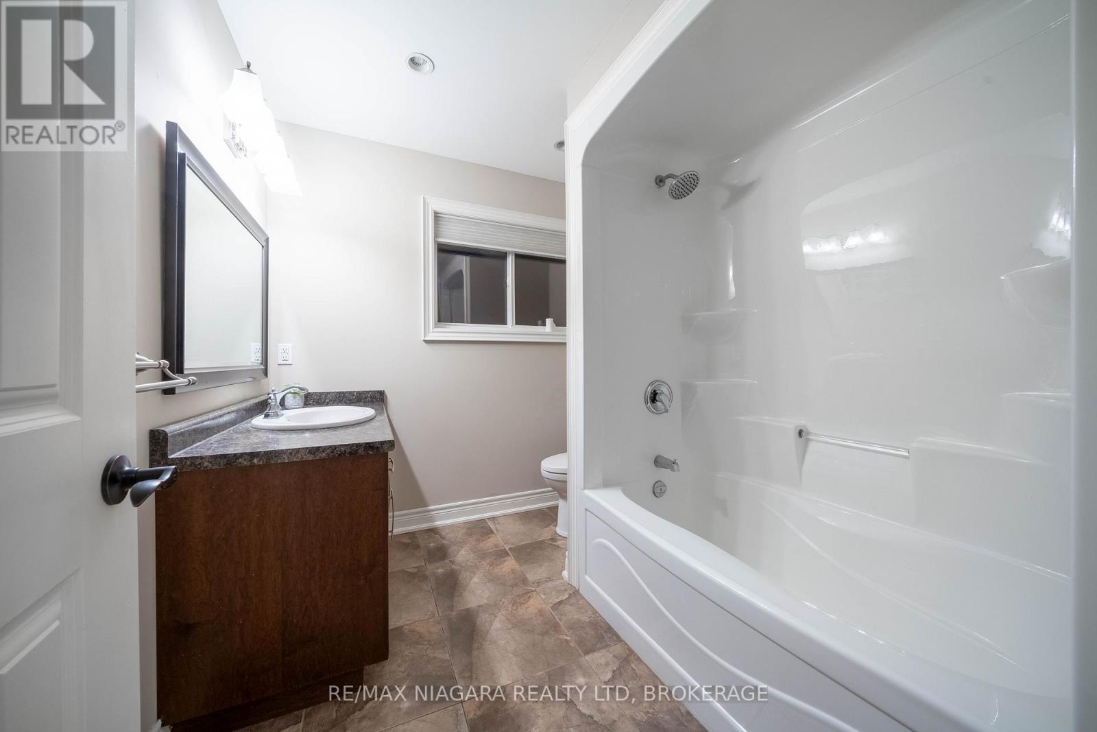 9128 Tapestry Court, Niagara Falls, Ontario  L2H 0E2 - Photo 30 - X12593508