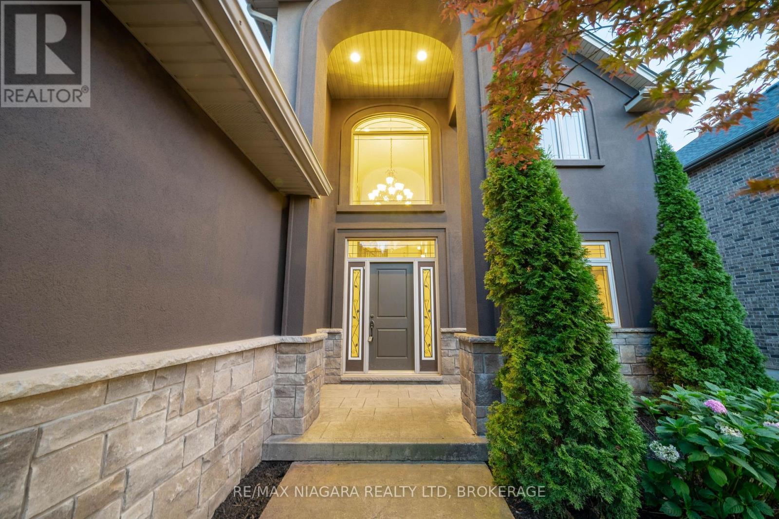 9128 Tapestry Court, Niagara Falls, Ontario  L2H 0E2 - Photo 4 - X12593508