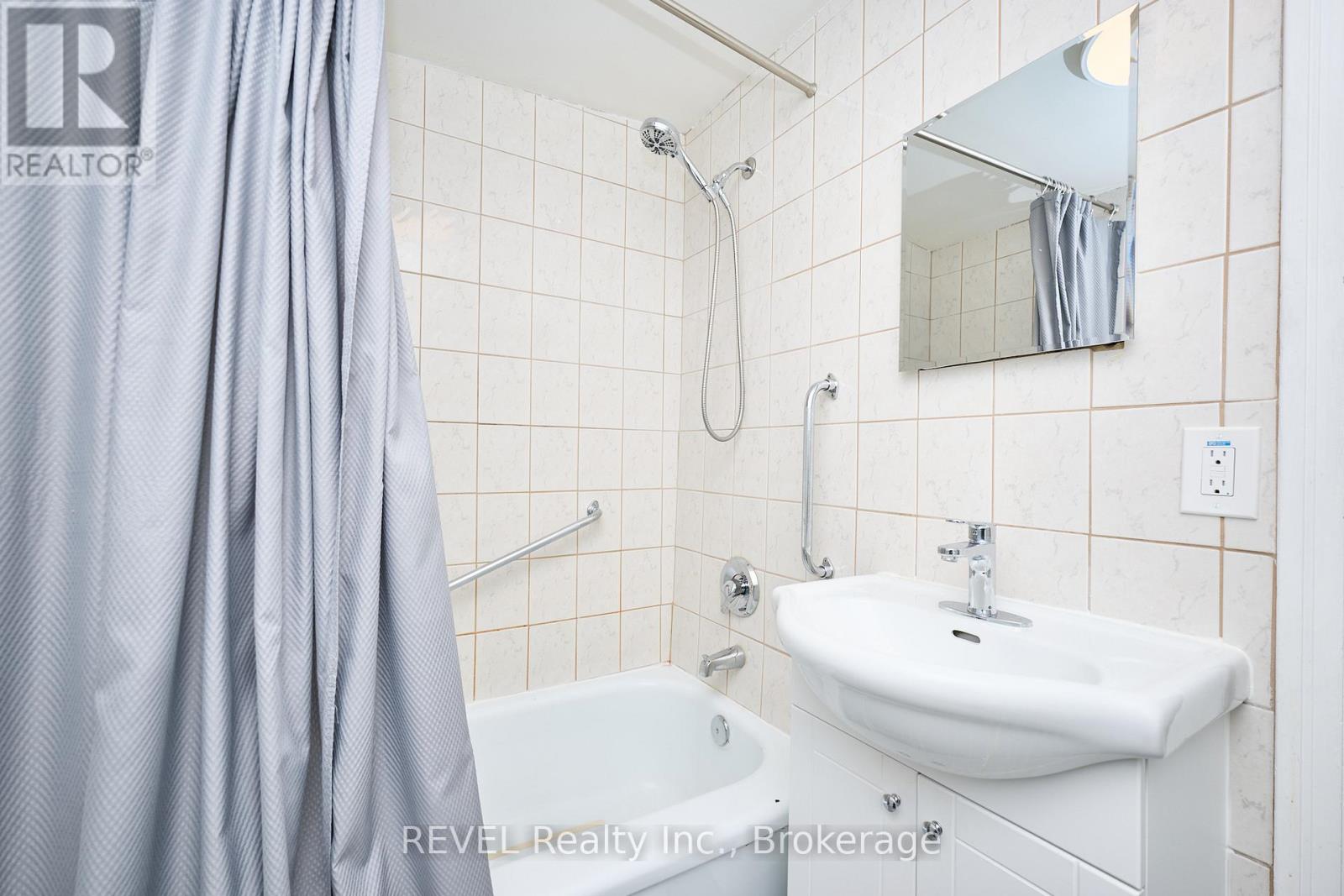 2 - 6172 William Street, Niagara Falls, Ontario  L2E 5S1 - Photo 11 - X12593530