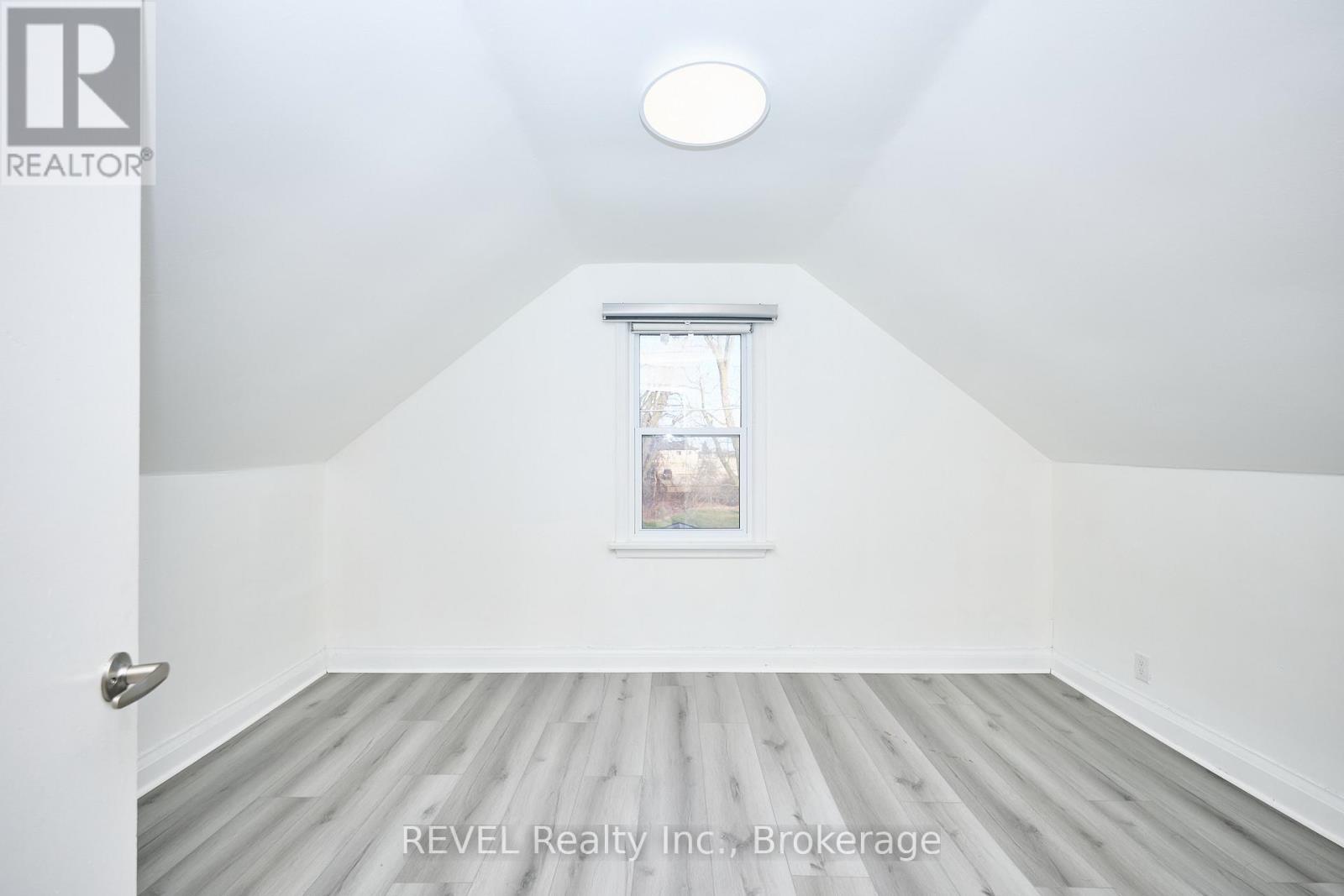 2 - 6172 William Street, Niagara Falls, Ontario  L2E 5S1 - Photo 12 - X12593530