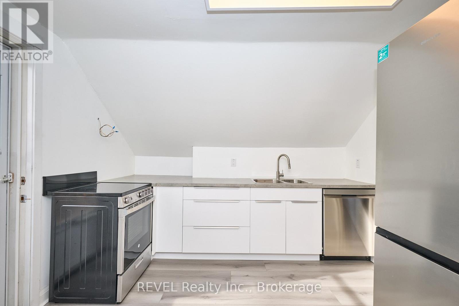 2 - 6172 William Street, Niagara Falls, Ontario  L2E 5S1 - Photo 4 - X12593530