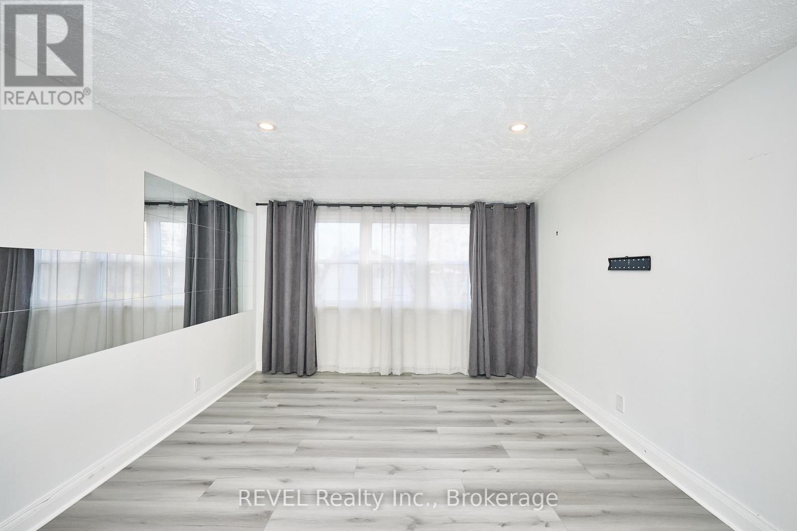 2 - 6172 William Street, Niagara Falls, Ontario  L2E 5S1 - Photo 7 - X12593530