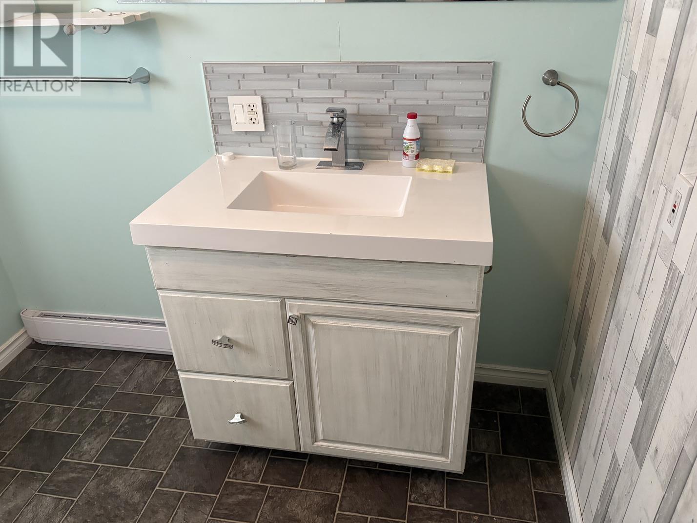 28 St. Georges Ave, Sault Ste. Marie, Ontario P6B 1W7 - Photo 8 - SM253160