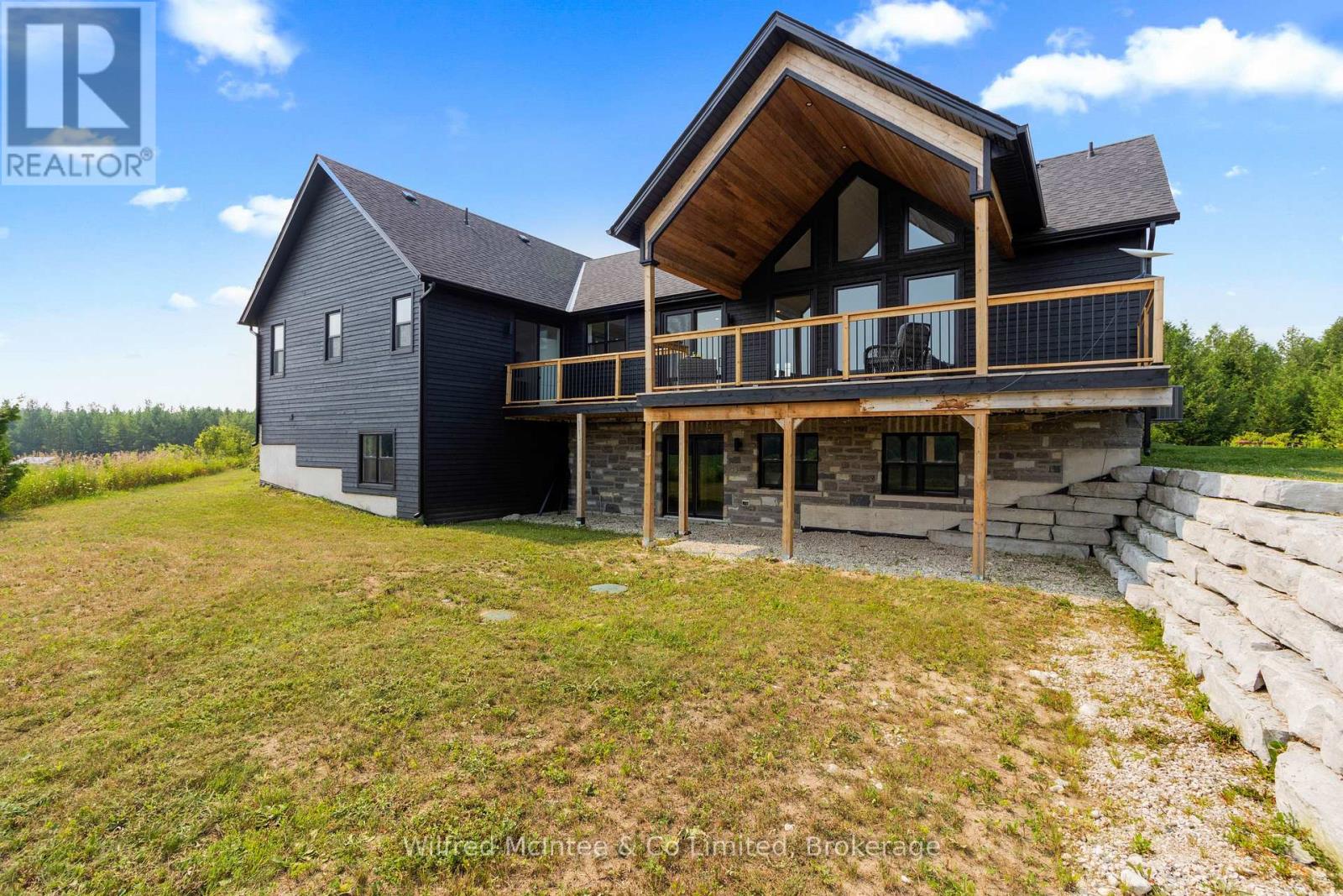 574461 Sideroad 40, West Grey, Ontario N0C 1H0 - Photo 2 - X12593434