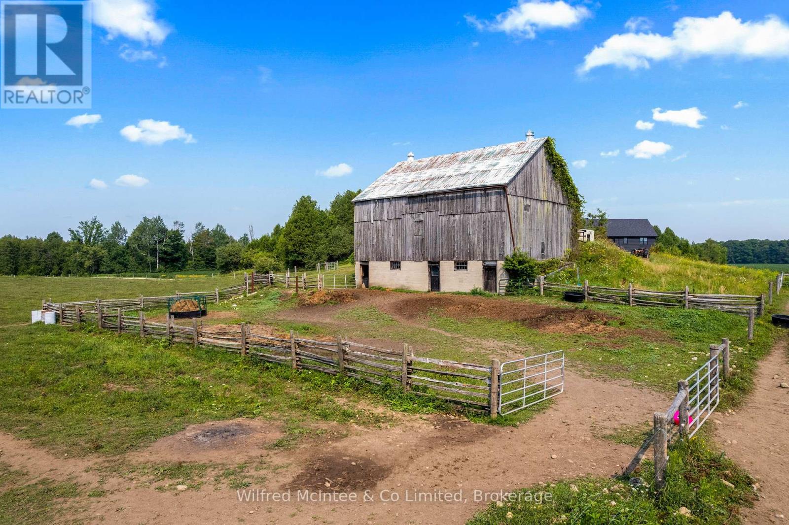 574461 Sideroad 40, West Grey, Ontario N0C 1H0 - Photo 5 - X12593434