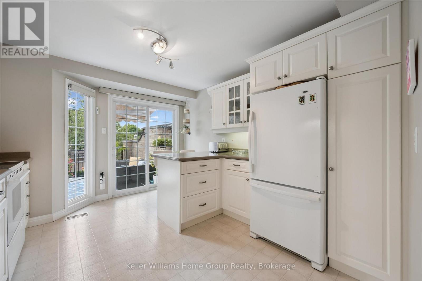 4 - 106 Woodlawn Road E, Guelph, Ontario N1E 1B7 - Photo 13 - X12593522