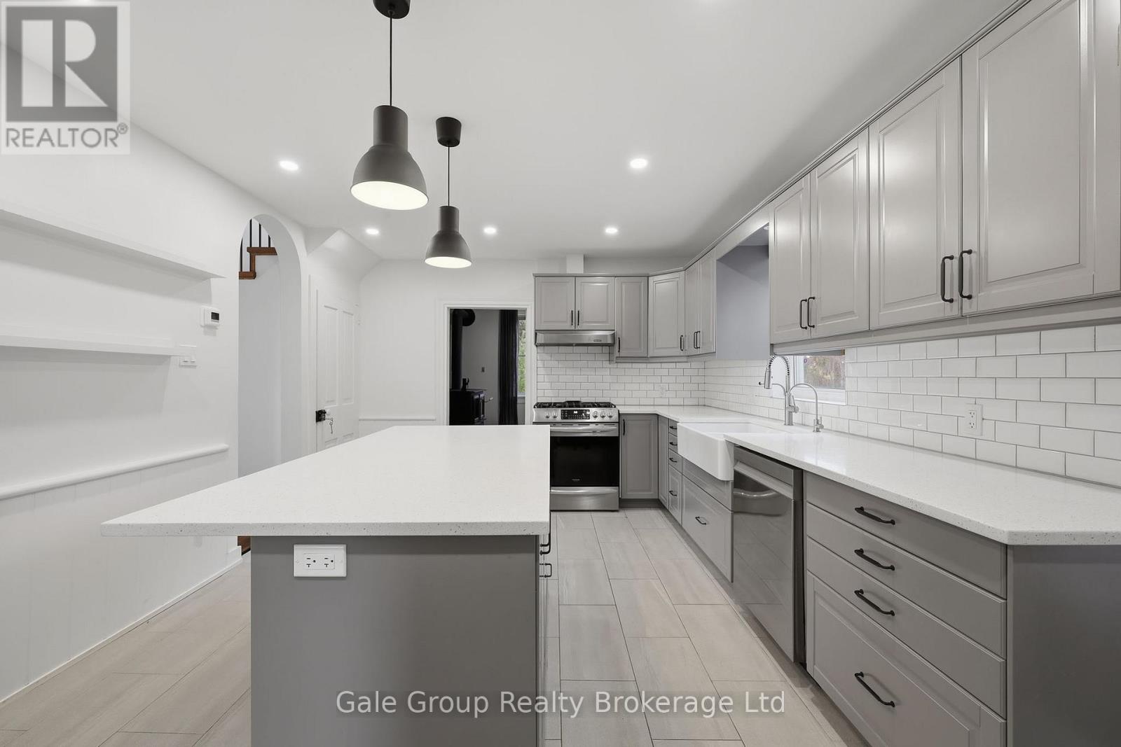 1349 Queen Street, Wilmot, Ontario  N0B 2E0 - Photo 12 - X12593536