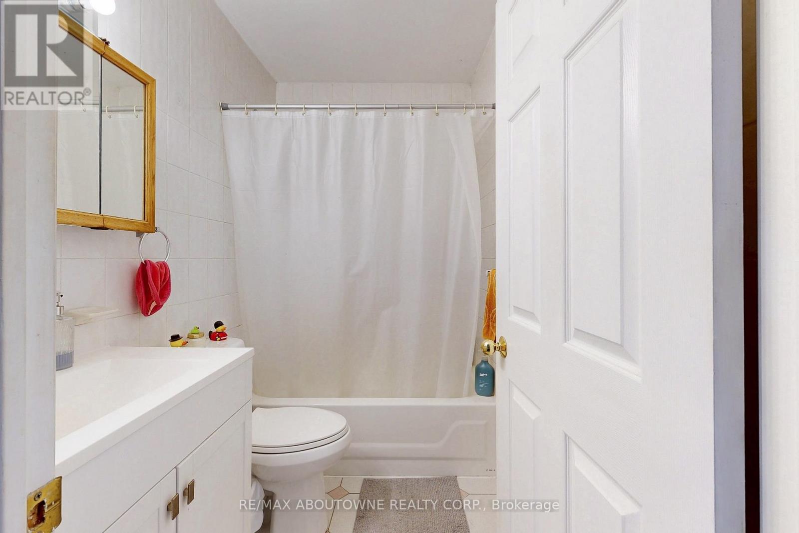 515 Ossington Avenue, Toronto, Ontario  M6G 3T3 - Photo 15 - C12593278