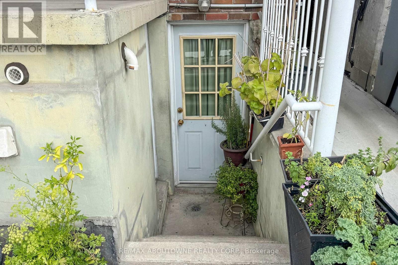 515 Ossington Avenue, Toronto, Ontario  M6G 3T3 - Photo 48 - C12593278