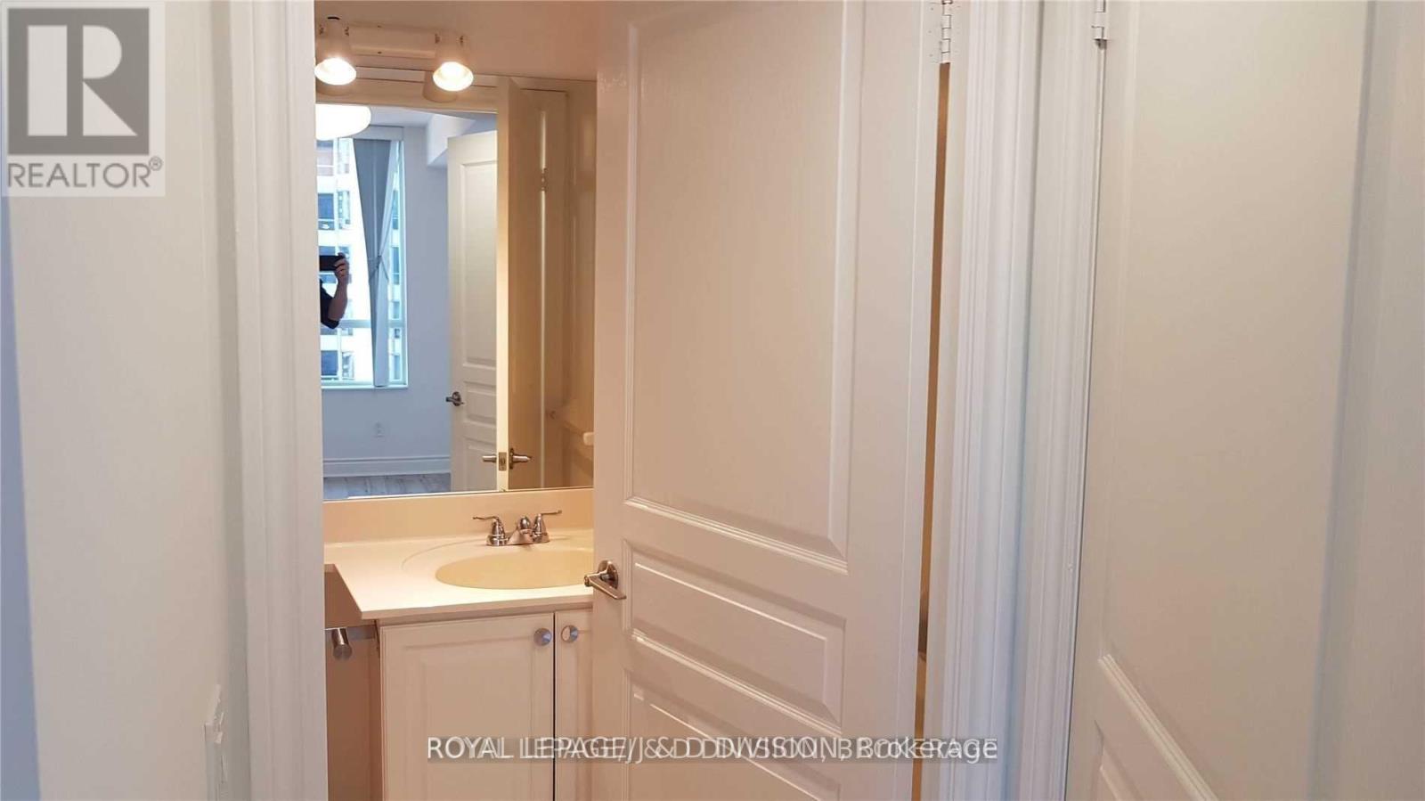 1915 - 15 Northtown Way, Toronto, Ontario  M2N 7A2 - Photo 18 - C12593288