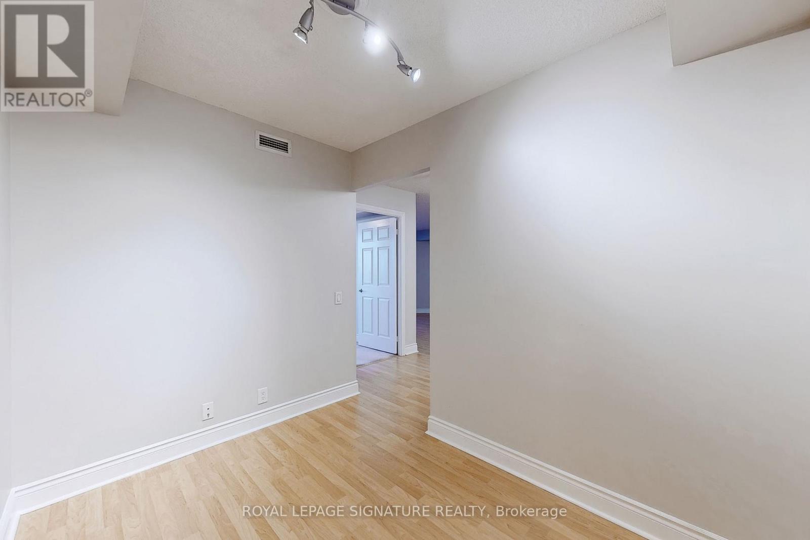 521 - 80 Harrison Garden Boulevard, Toronto, Ontario  M2N 7E3 - Photo 24 - C12593414