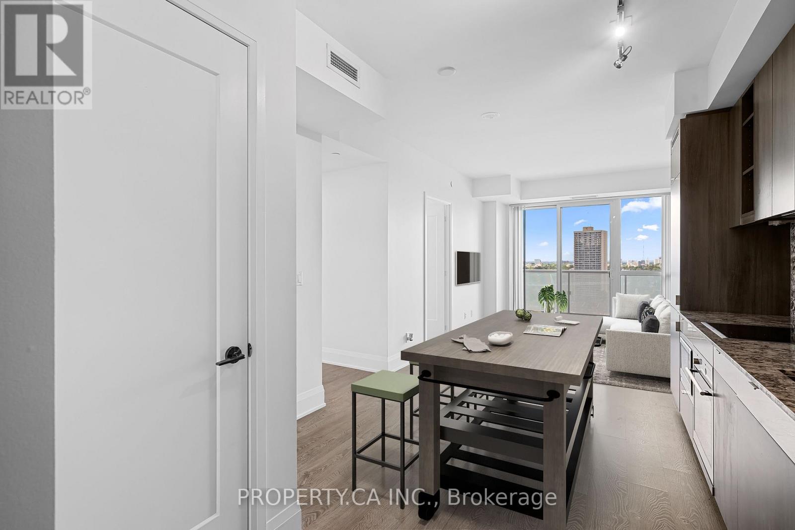 2110 - 101 Erskine Avenue, Toronto, Ontario  M4P 1Y5 - Photo 2 - C12593430