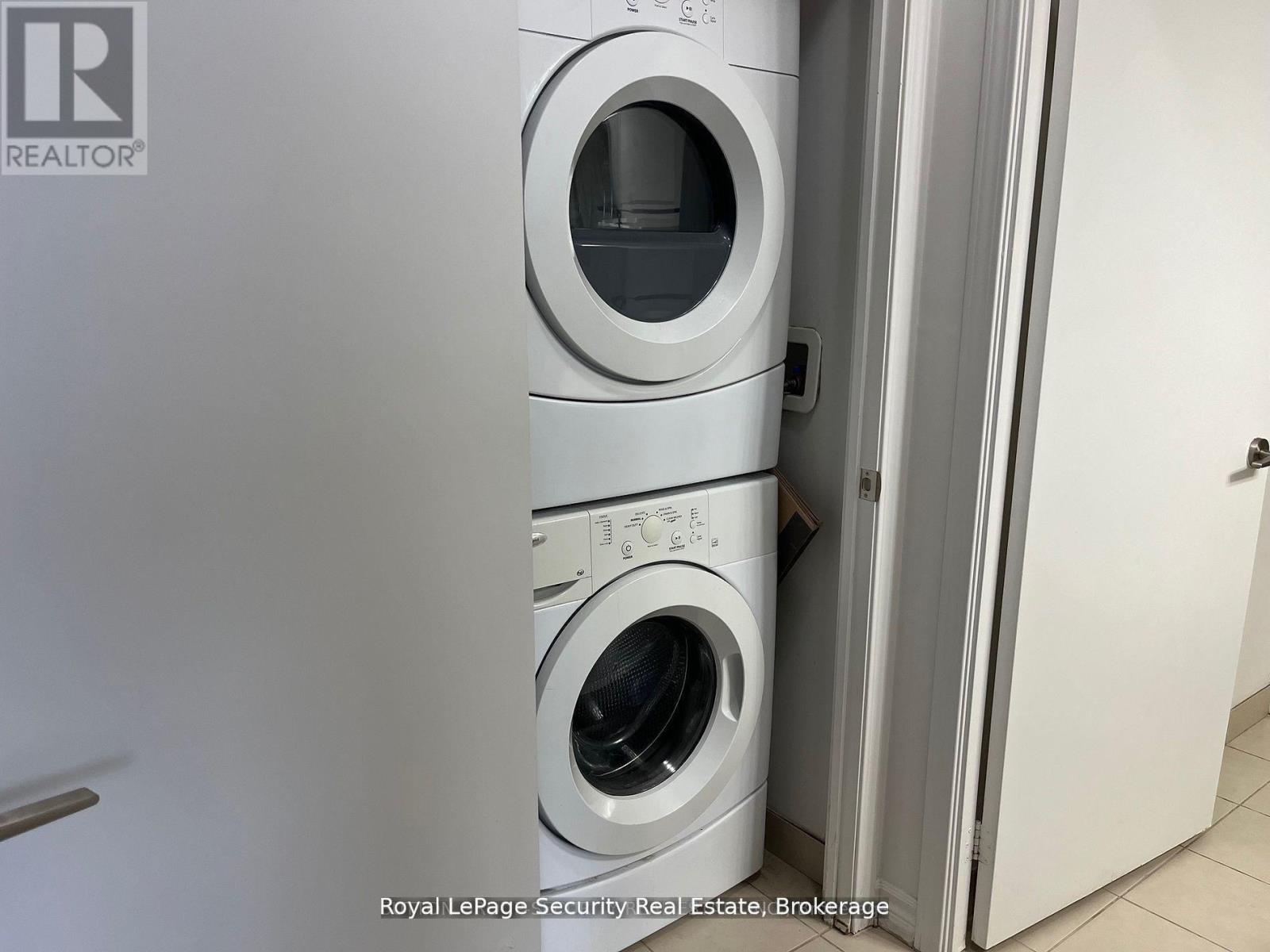 Ph4 - 35 Saranac Boulevard, Toronto, Ontario  M6A 2G4 - Photo 10 - C12593468