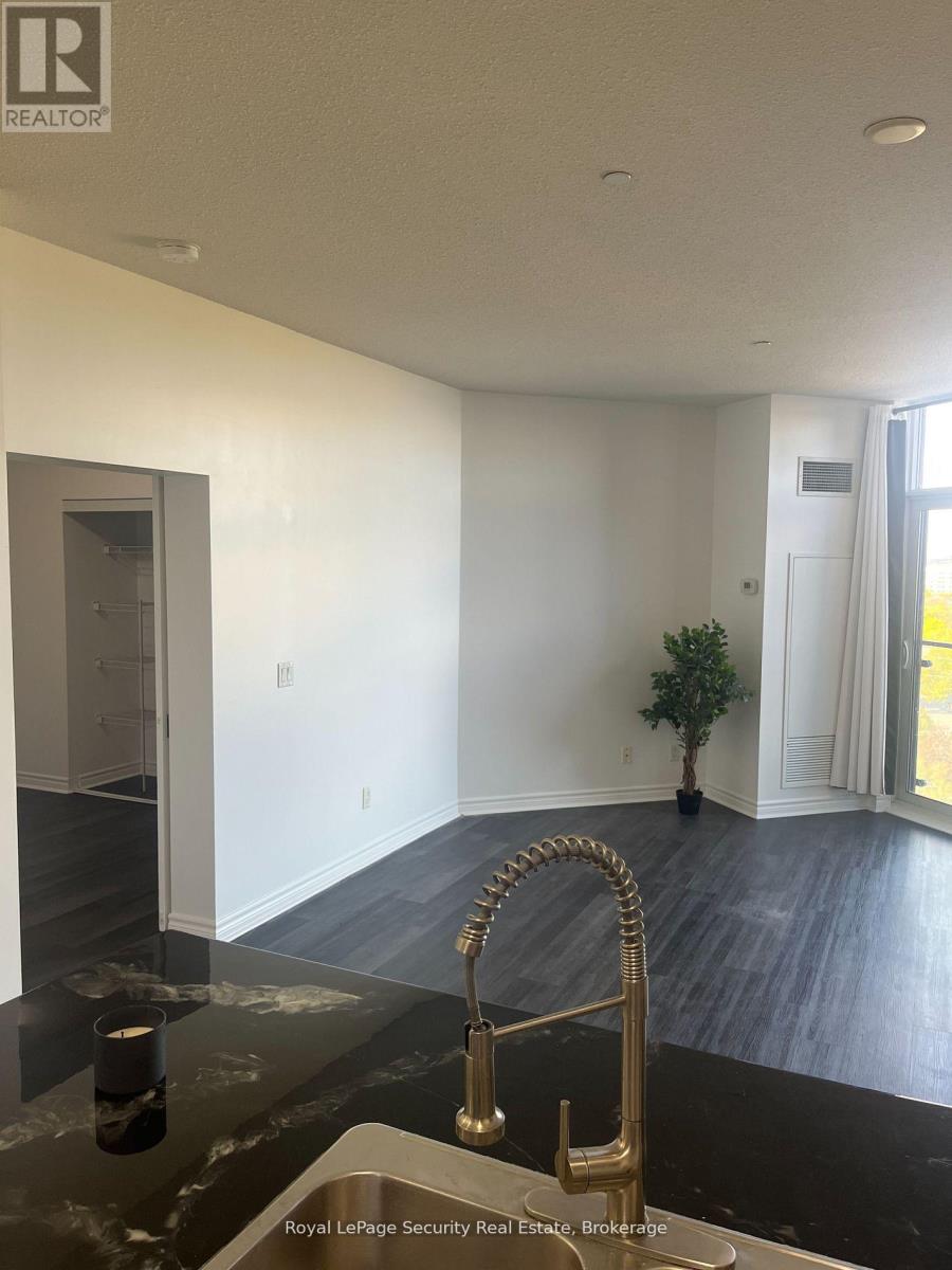 Ph4 - 35 Saranac Boulevard, Toronto, Ontario  M6A 2G4 - Photo 3 - C12593468