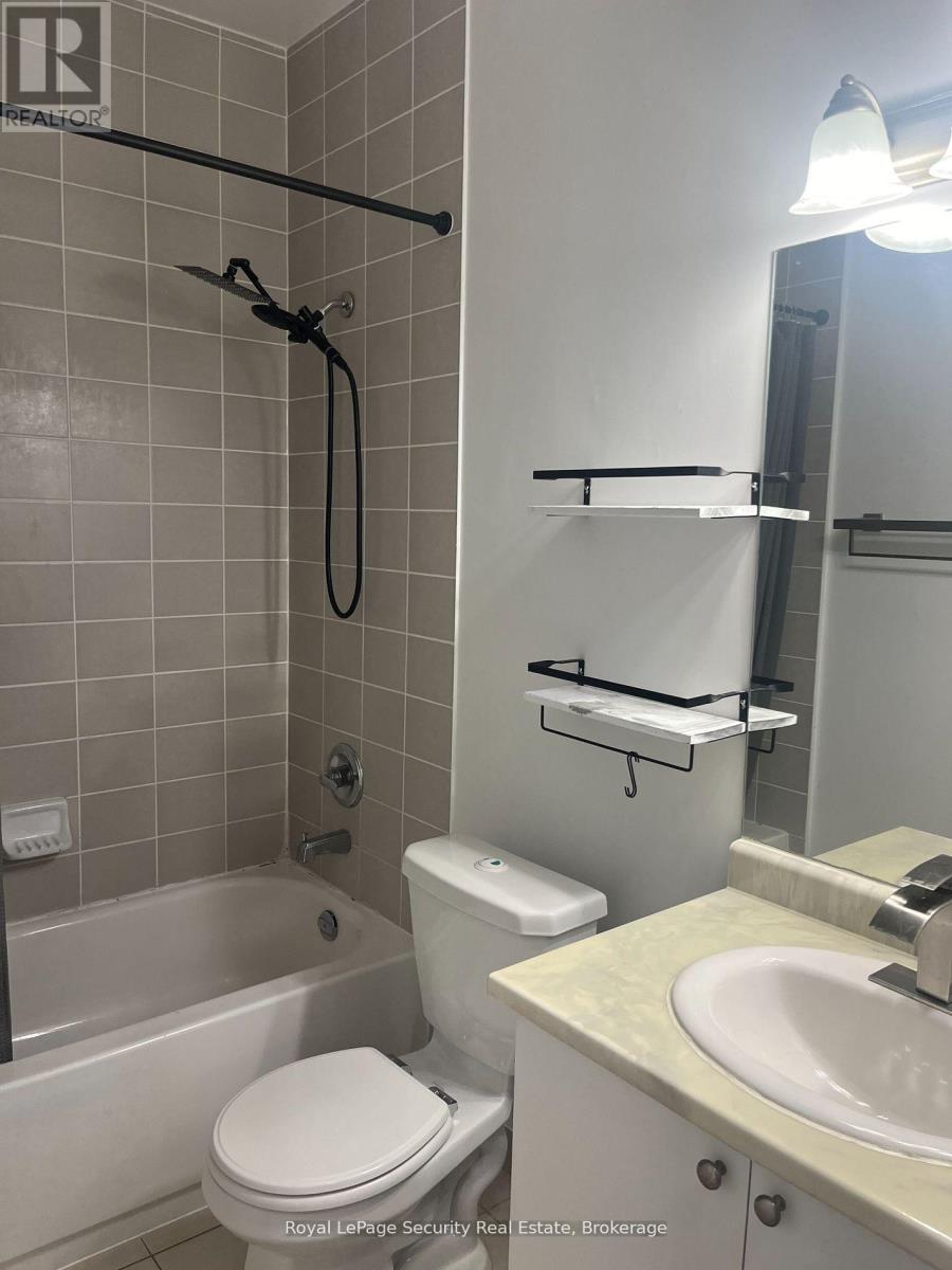 Ph4 - 35 Saranac Boulevard, Toronto, Ontario  M6A 2G4 - Photo 7 - C12593468