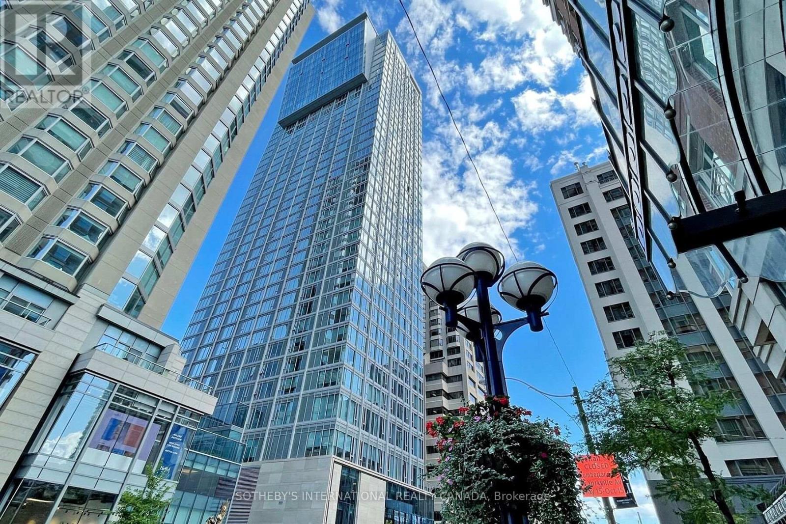 605 - 188 Cumberland Street, Toronto, Ontario  M5R 1A8 - Photo 2 - C12593474