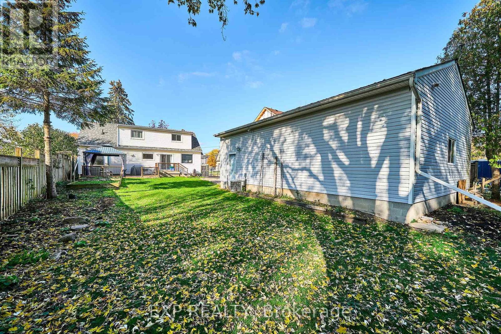 17 Eastwood Avenue N, Oshawa, Ontario  L1G 3Y5 - Photo 8 - E12593526