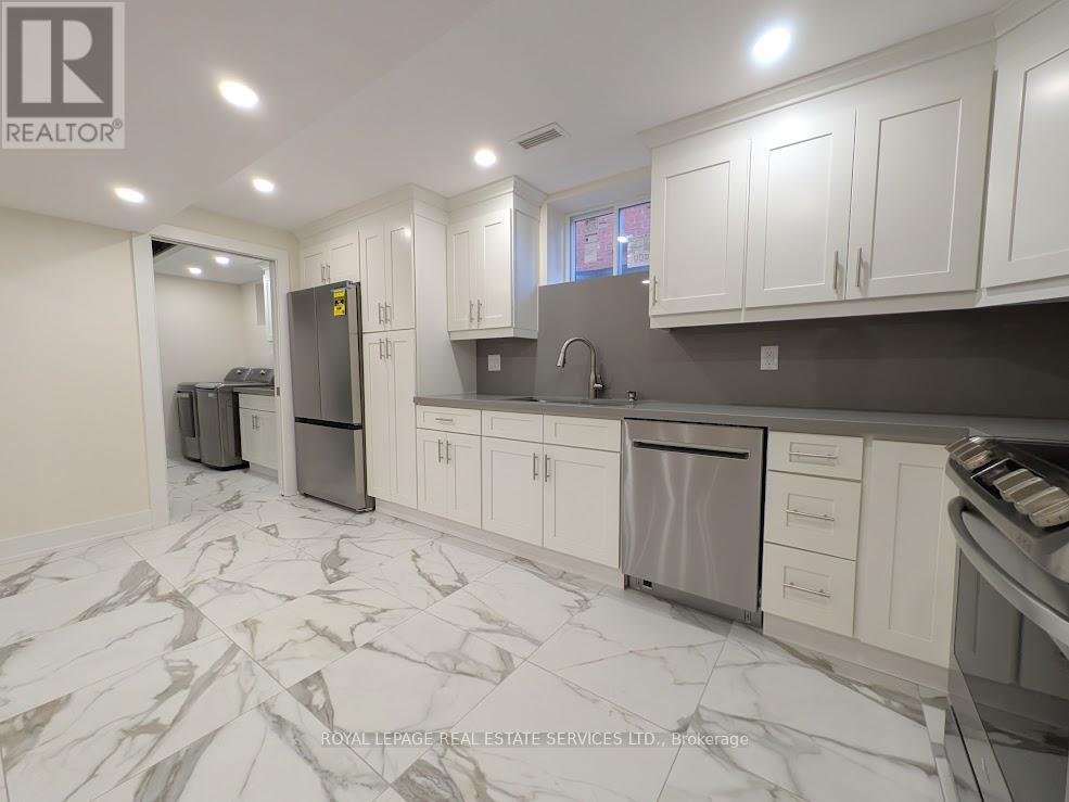 65 Villagewood Court, Vaughan, Ontario  L4L 8V9 - Photo 11 - N12593290