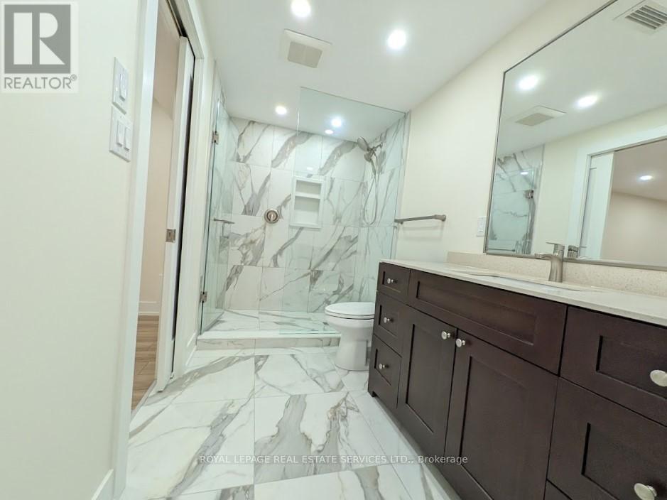 65 Villagewood Court, Vaughan, Ontario  L4L 8V9 - Photo 17 - N12593290