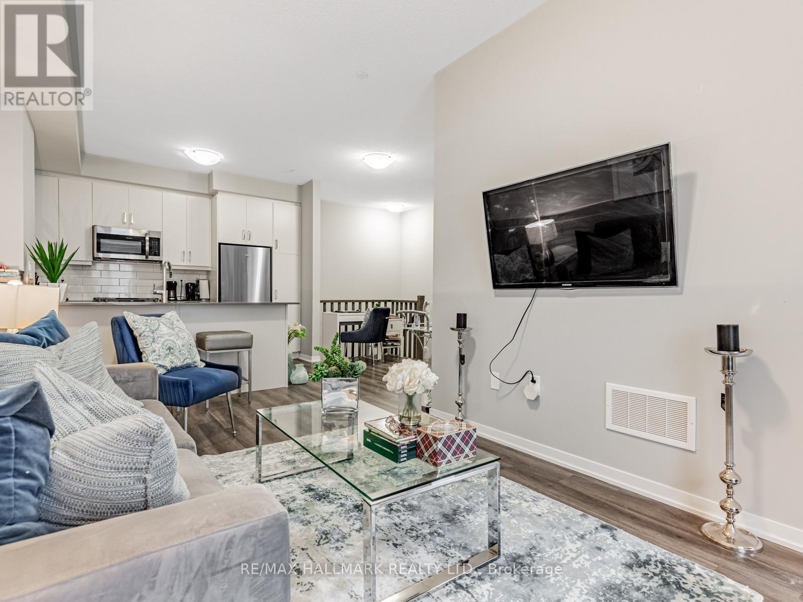 193 - 141 Honeycrisp Crescent, Vaughan (Vaughan Corporate Centre), Ontario  L4K 0N7 - Photo 5 - N12593324