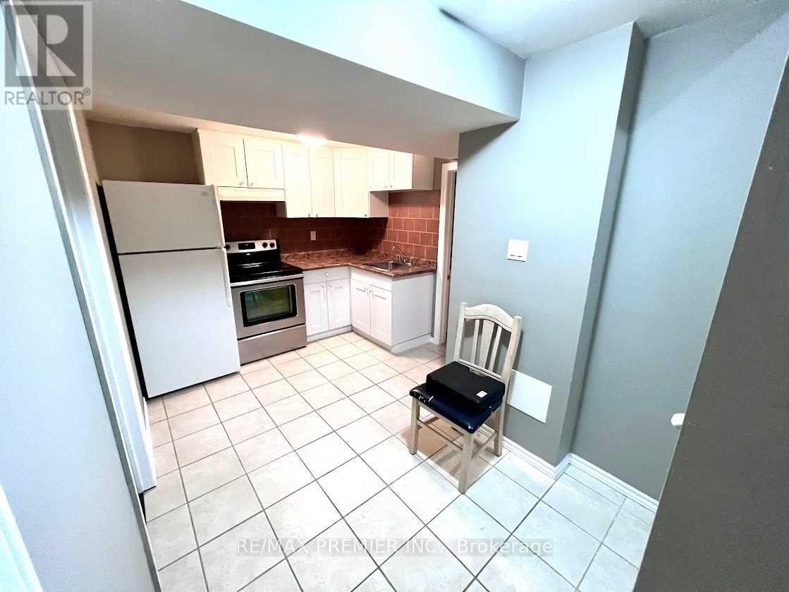 739 Joe Persechini Drive, Newmarket, Ontario  L3X 2S1 - Photo 11 - N12593368