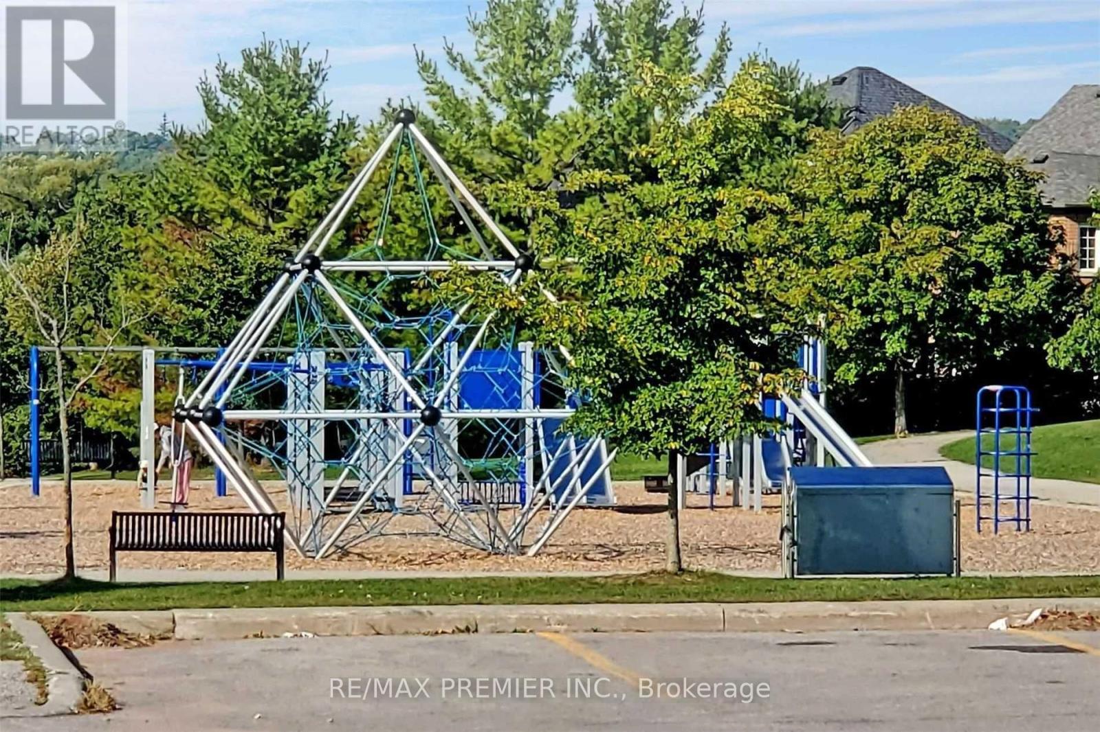 739 Joe Persechini Drive, Newmarket, Ontario  L3X 2S1 - Photo 17 - N12593368