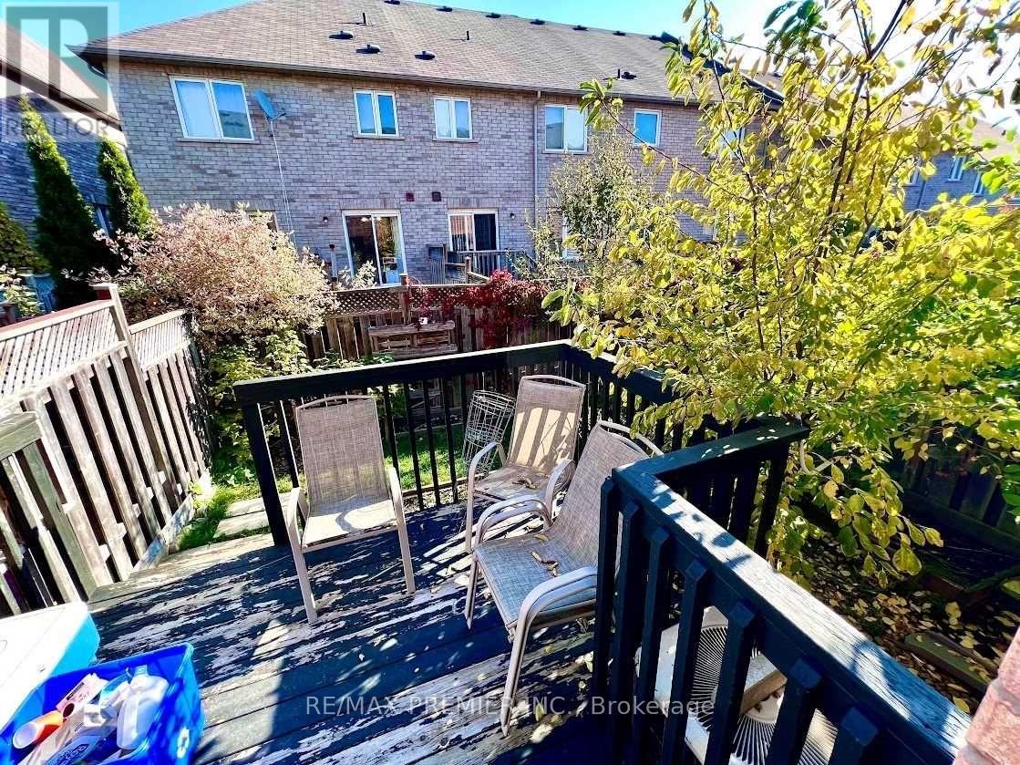 739 Joe Persechini Drive, Newmarket, Ontario  L3X 2S1 - Photo 6 - N12593368