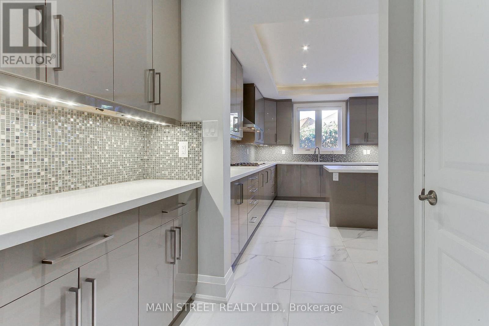 36 Adastra Crescent, Markham, Ontario  L6C 3G7 - Photo 10 - N12593482