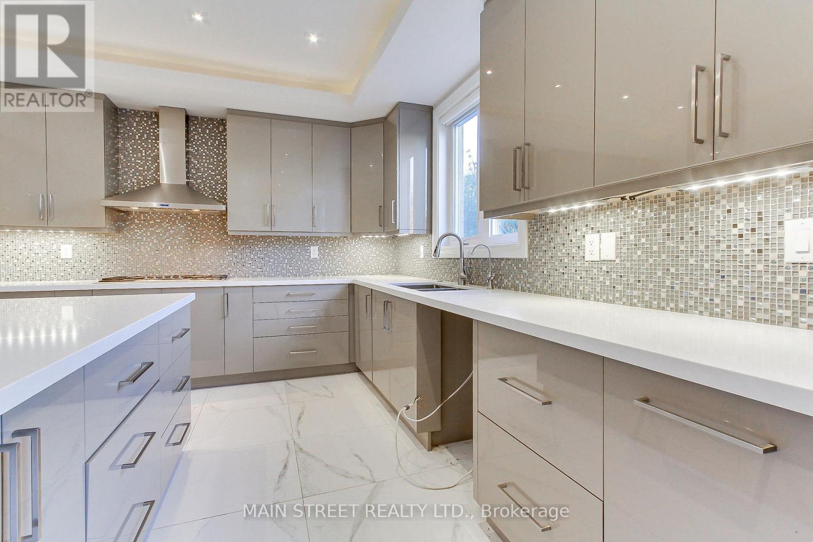 36 Adastra Crescent, Markham, Ontario  L6C 3G7 - Photo 13 - N12593482