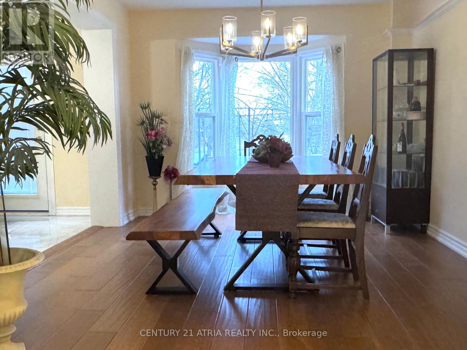 15 Timpson Drive, Aurora, Ontario  L4G 5K6 - Photo 10 - N12593520