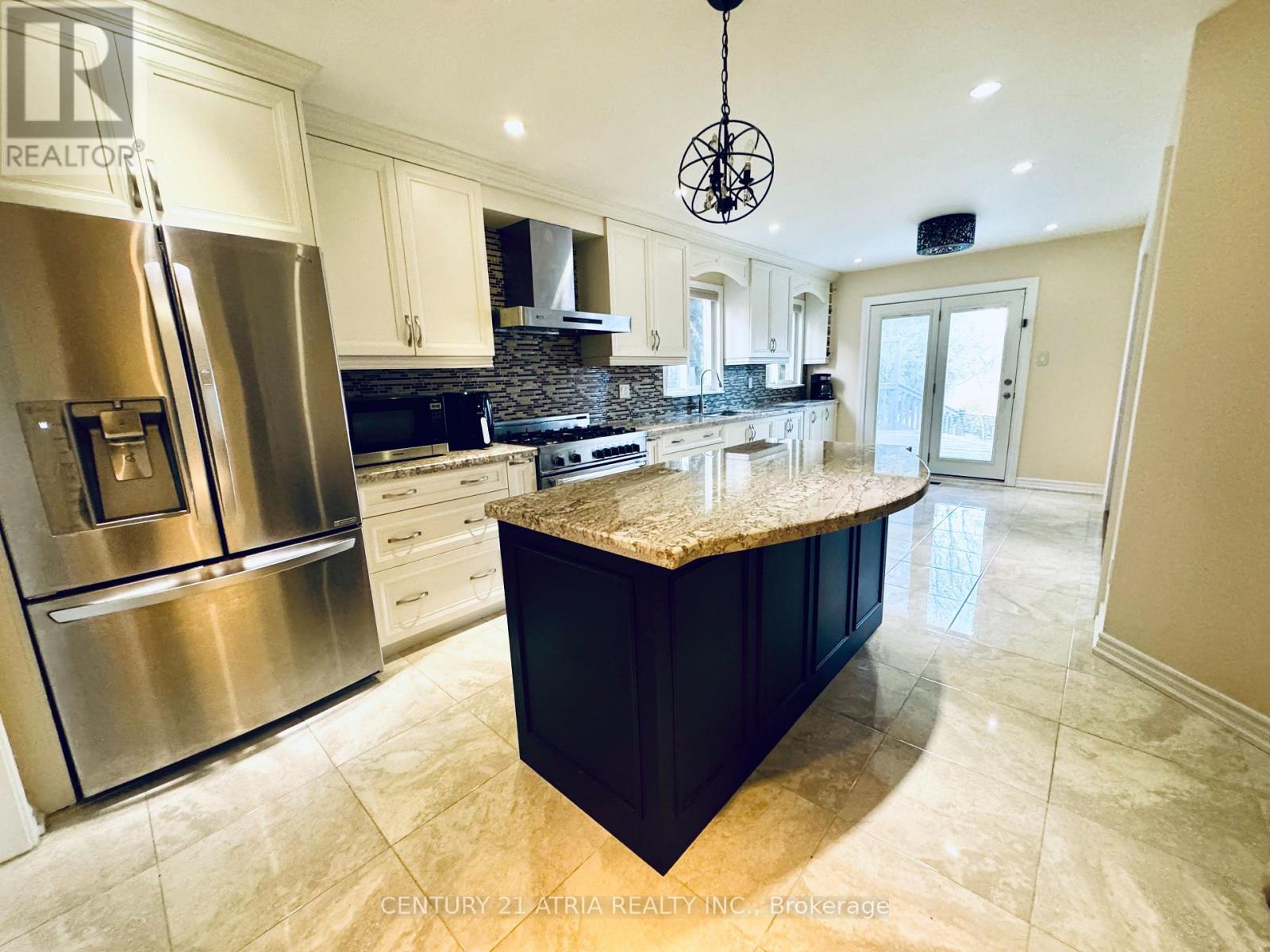 15 Timpson Drive, Aurora, Ontario  L4G 5K6 - Photo 11 - N12593520