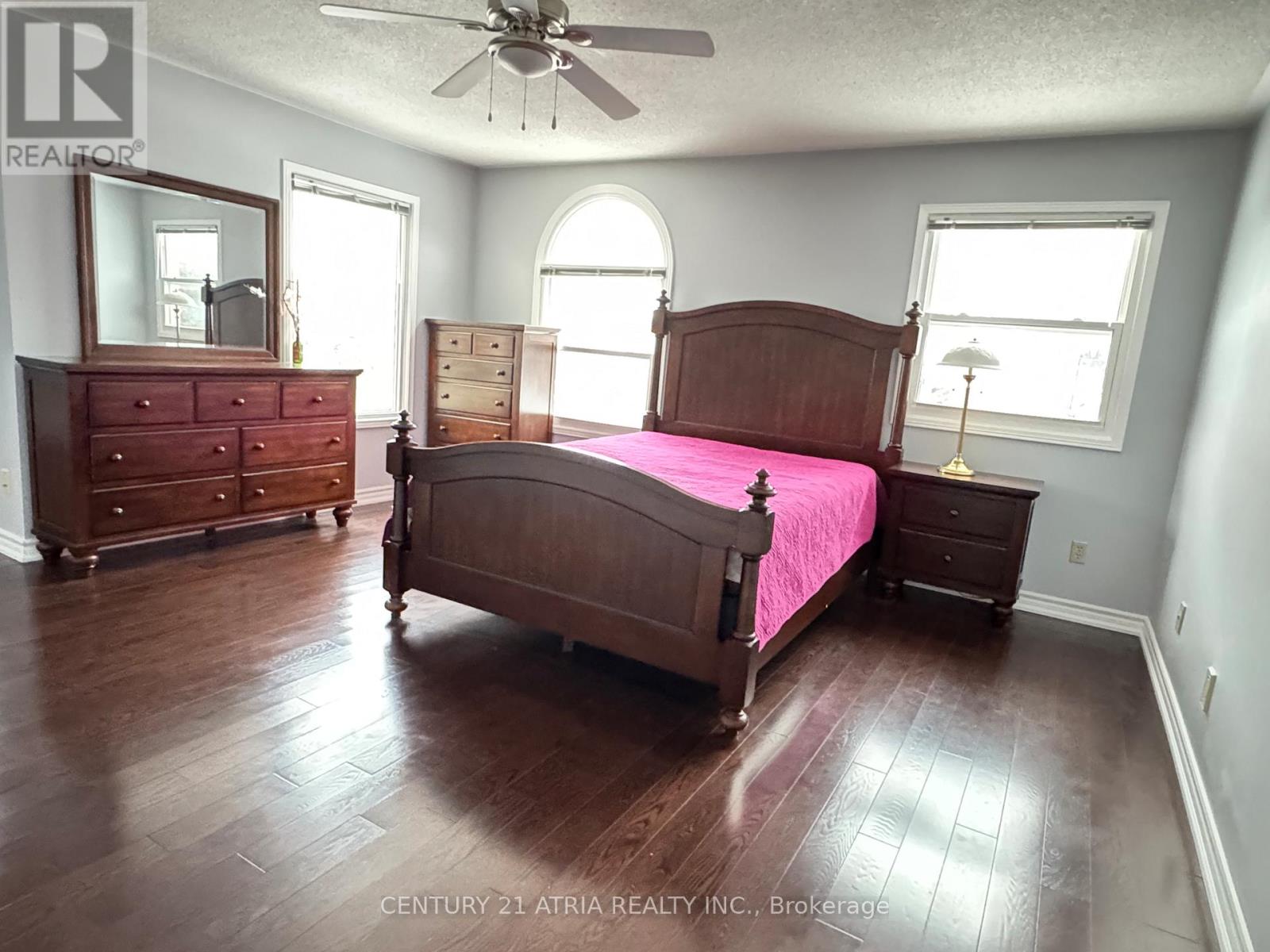 15 Timpson Drive, Aurora, Ontario  L4G 5K6 - Photo 14 - N12593520