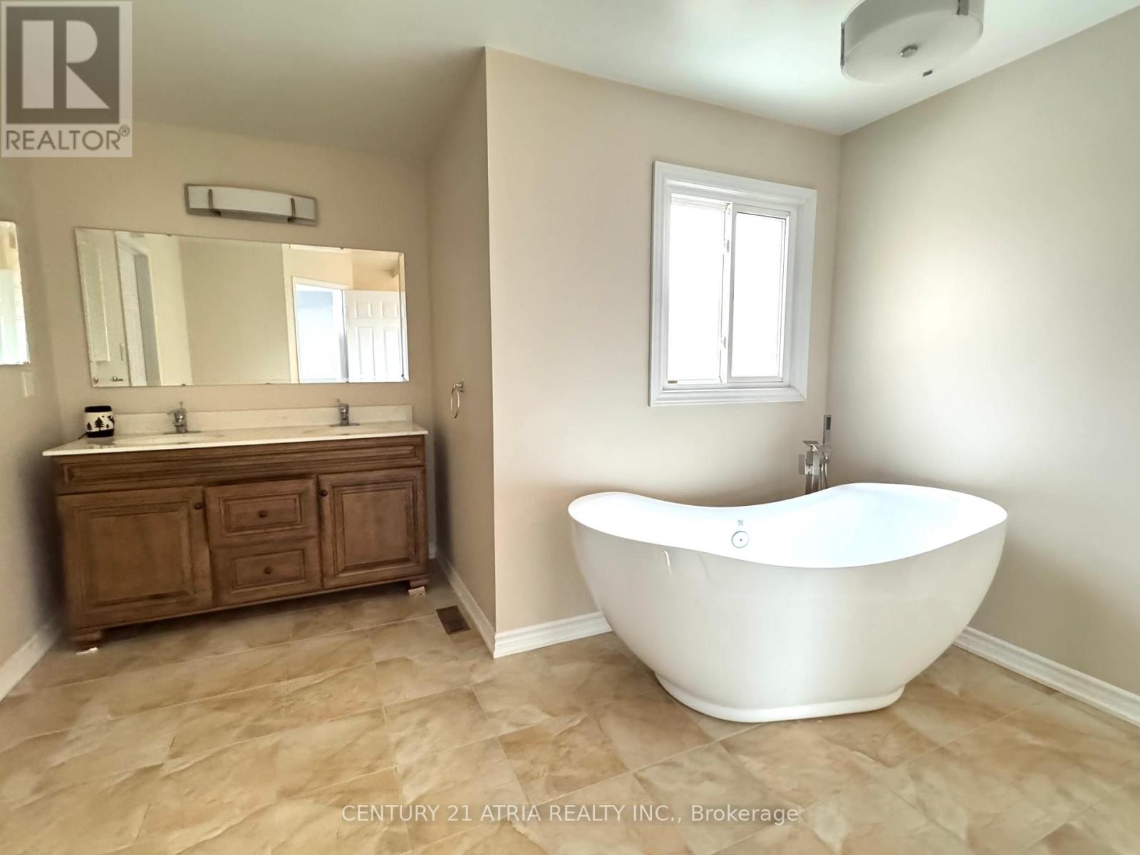 15 Timpson Drive, Aurora, Ontario  L4G 5K6 - Photo 17 - N12593520