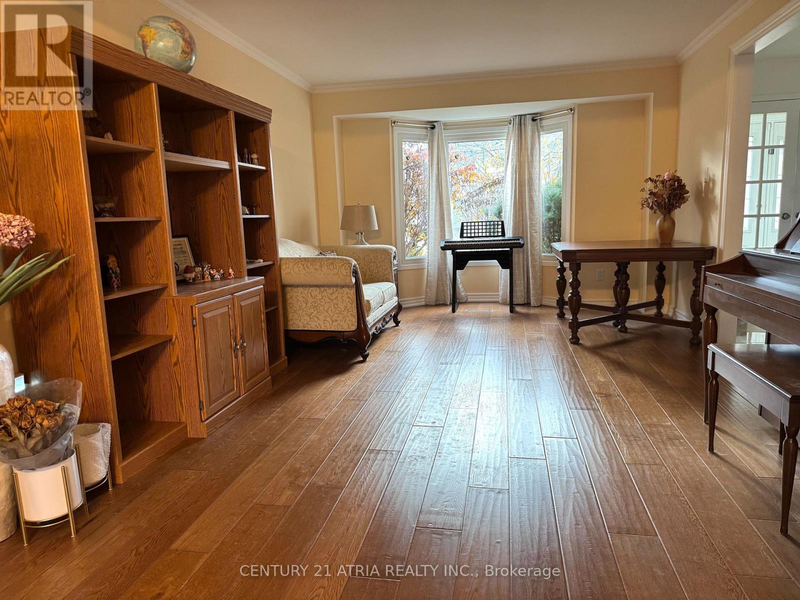 15 Timpson Drive, Aurora, Ontario  L4G 5K6 - Photo 5 - N12593520