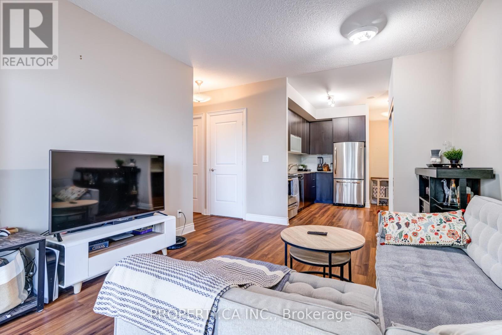 406 - 16 Brookers Lane, Toronto, Ontario  M8V 0A5 - Photo 13 - W12593276