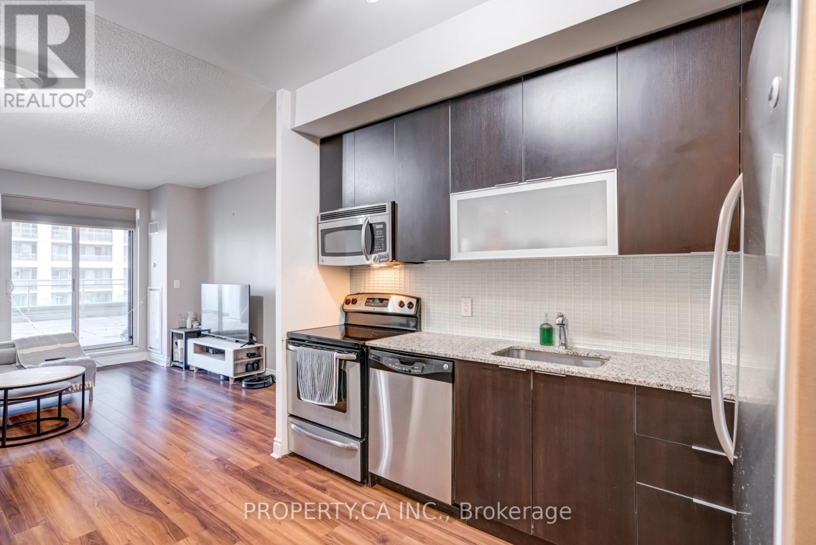 406 - 16 Brookers Lane, Toronto, Ontario  M8V 0A5 - Photo 8 - W12593276