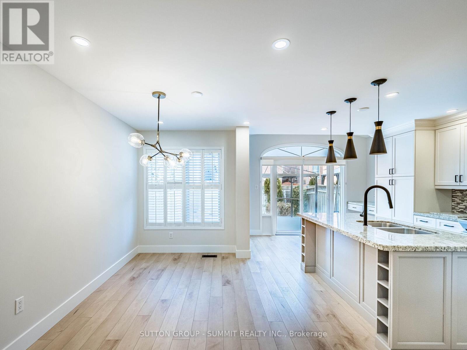 7676 Black Walnut Trail E, Mississauga, Ontario  L5N 8A6 - Photo 13 - W12593284