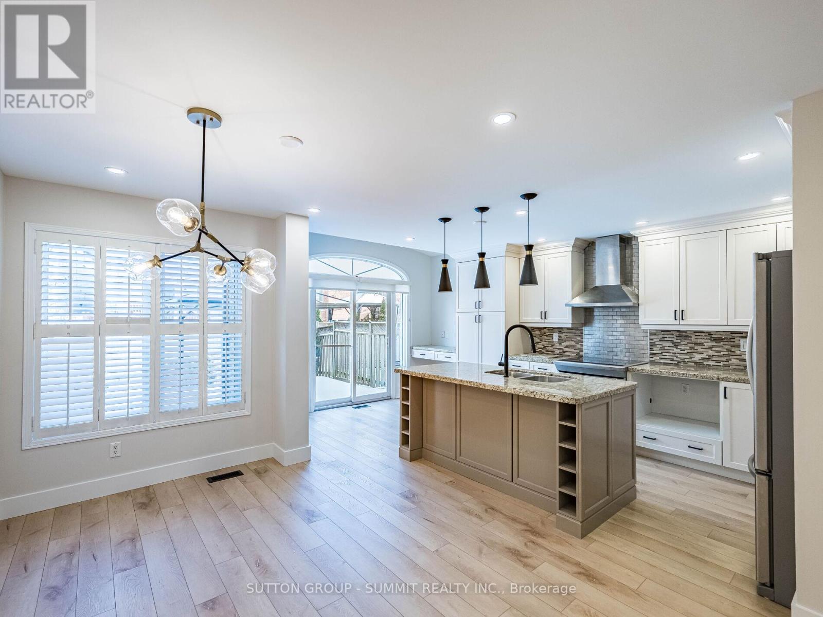 7676 Black Walnut Trail E, Mississauga, Ontario  L5N 8A6 - Photo 14 - W12593284