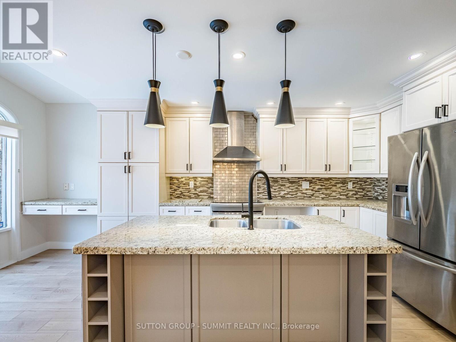 7676 Black Walnut Trail E, Mississauga, Ontario  L5N 8A6 - Photo 17 - W12593284