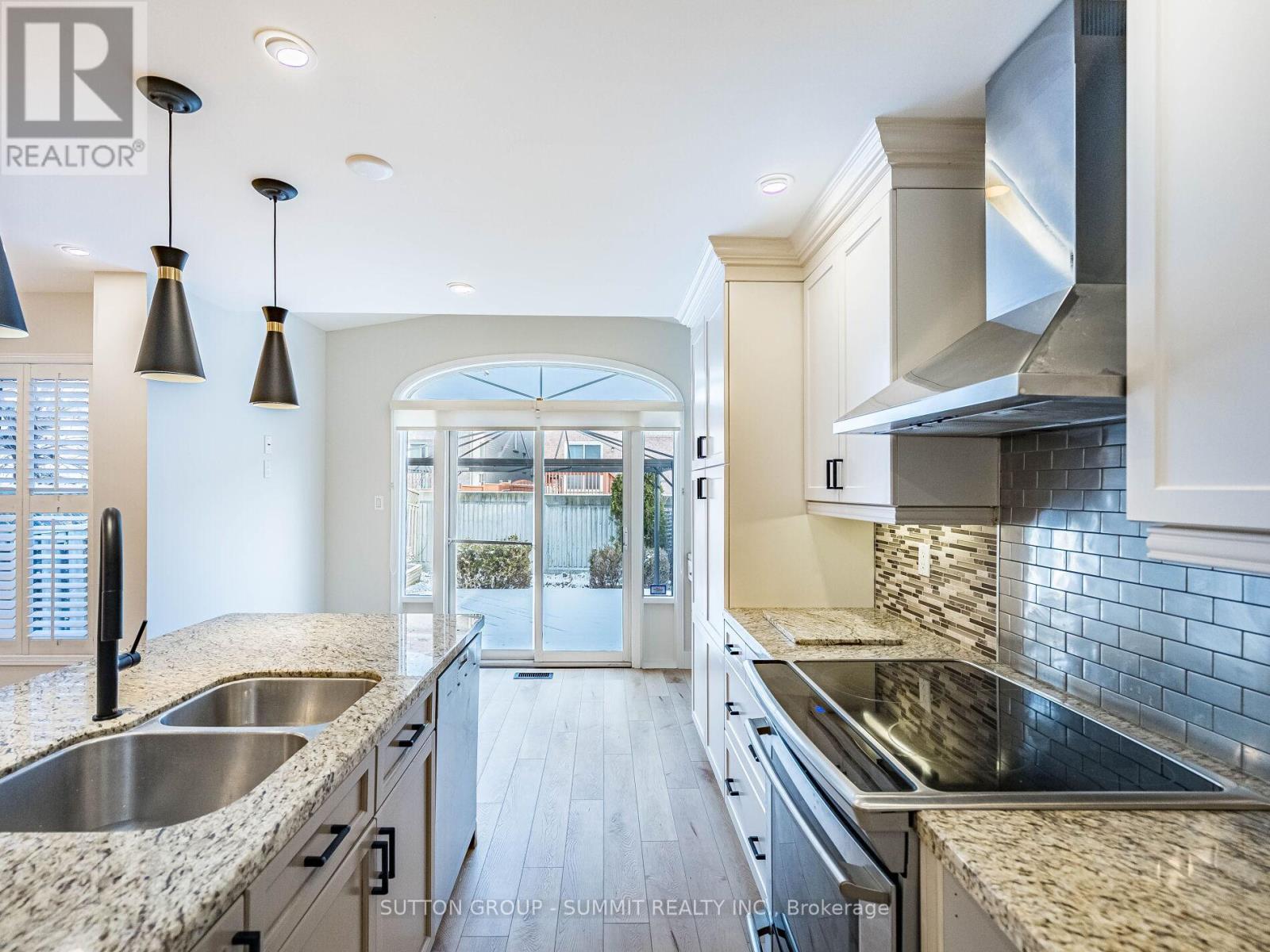 7676 Black Walnut Trail E, Mississauga, Ontario  L5N 8A6 - Photo 24 - W12593284