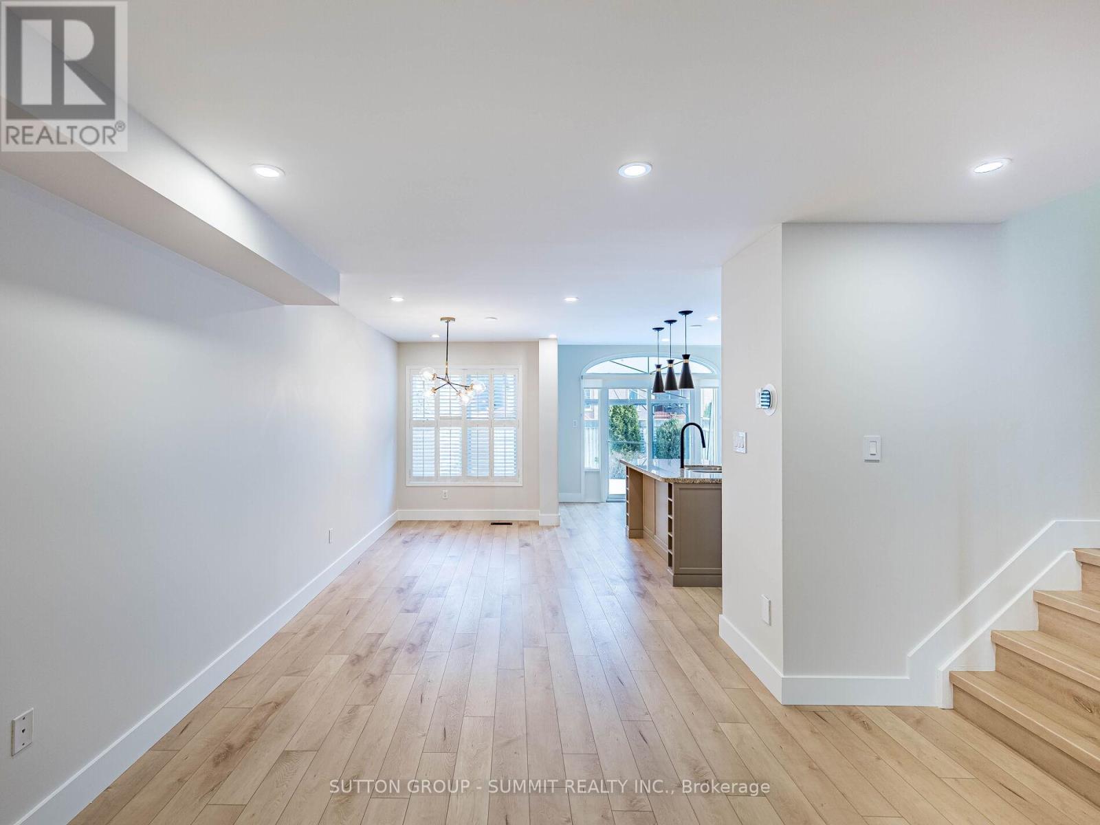 7676 Black Walnut Trail E, Mississauga, Ontario  L5N 8A6 - Photo 9 - W12593284