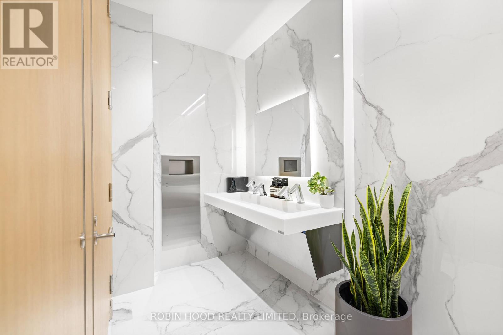 700 - 295 The West Mall, Toronto, Ontario  M9C 4Z4 - Photo 15 - W12593310