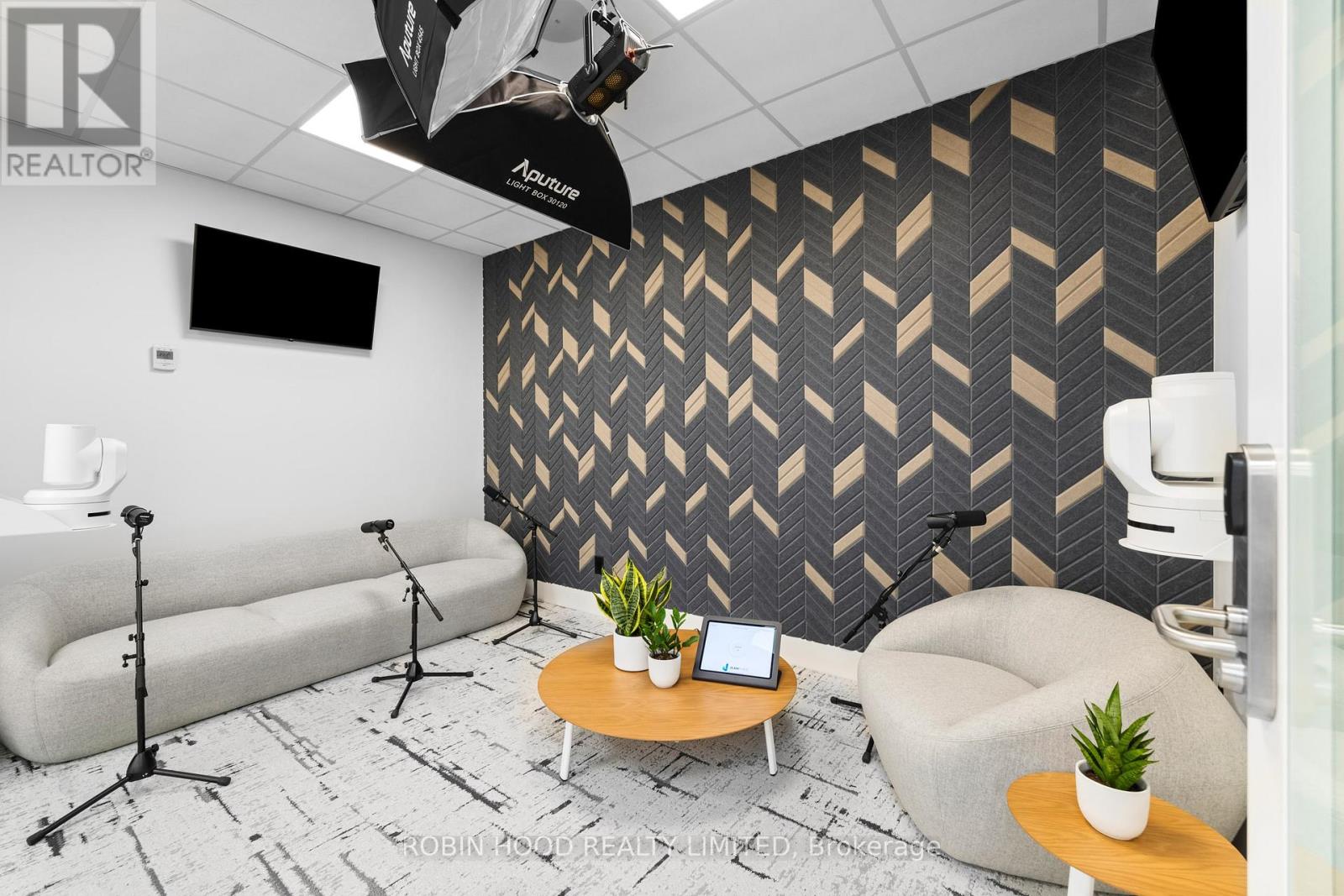 700 - 295 The West Mall, Toronto, Ontario  M9C 4Z4 - Photo 5 - W12593310