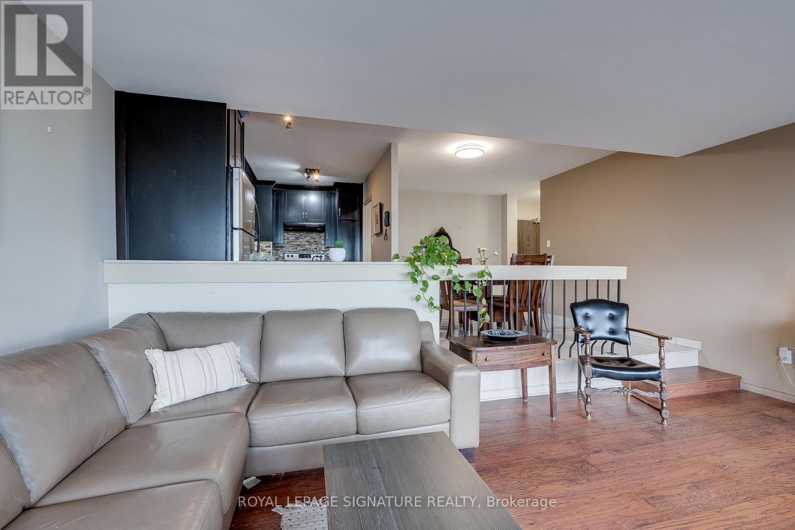 611 - 1 Four Winds Drive, Toronto, Ontario  M3J 2T1 - Photo 4 - W12593314